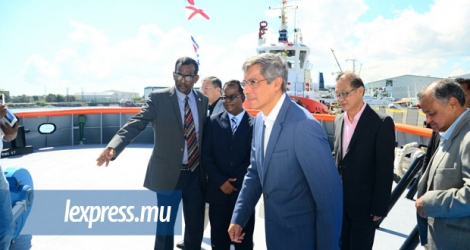 Le ministre du Tourisme à participé à la mise en opération d'un nouveau remorqueur au port, dimanche 21 août.