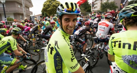 Le cycliste espagnol de la Tinkoff Alberto Contador au départ de la 7e étape du Tour d'Espagne à Maceda le 26 août 2016.