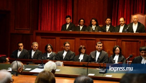 Sept avocats et quatre avoués ont prêté serment comme Senior Counsels et Senior Attorneys devant le chef juge le 9 septembre.