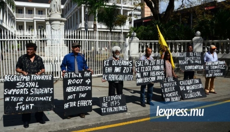 Les membres du Regroupma Travayer Sosyal ont manifesté devant l’Hôtel du gouvernement ce vendredi 9 septembre. 