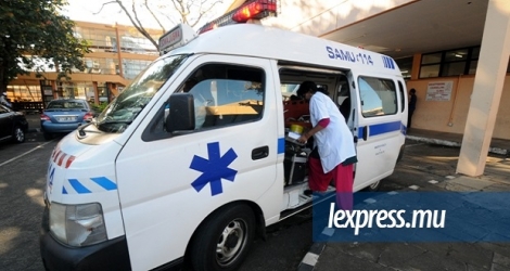 (Photo d’illustration) Une ambulance du SAMU de l’hôpital du Nord aurait été détournée par un patient et ses proches.