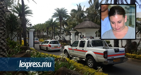 Une reconstitution des faits a eu lieu à l’hôtel Riu Creole, au Morne, hier. Marie Magdalena Vosloo (en médaillon), la belle-mère de la victime, risque jusqu’à 60 ans de prison.