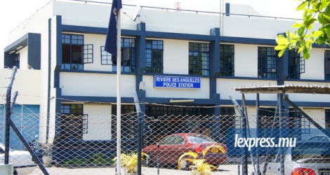 La police de Rivière-des-Anguilles a été mandée d’urgence à Batimarais suite à une bagarre, dimanche 30 octobre.