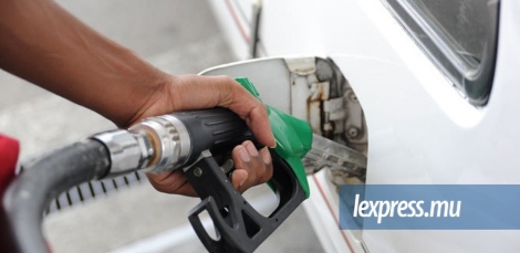 Le prix de l’essence reste à Rs 38,85 et celui du diesel à Rs 29,50 le litre.