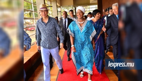 Xavier-Luc Duval et la ministre Aurore Perraud à Réduit pour le coup d’envoi du Festival International kreol, ce jeudi 17 novembre.