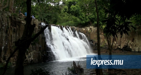 La cascade de Rochester Falls attire les visiteurs malgré le danger