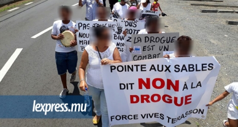 Une marche pacifique était organisée à Pointe-aux-Sables, ce dimanche 20 novembre, pour dire non à la drogue. 