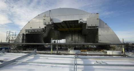 Photo fournie par le service de presse de la BERD, le 14 novembre 2016, montrant le nouveau sarcophage recouvrant la centrale de Tchernobyl.