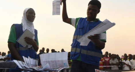 Opération de décompte des votes à Tamale, dans le nord du Ghana, le 7 décembre 2016.
