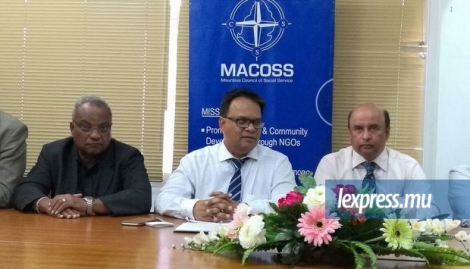 Les membres du MACOSS lors d’un point de presse, jeudi 15 décembre. 