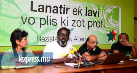 Rezistans ek Alternativ  a commenté les trois projets de loi actuellement à l’Assemblée, à Moka, ce samedi 17 décembre.