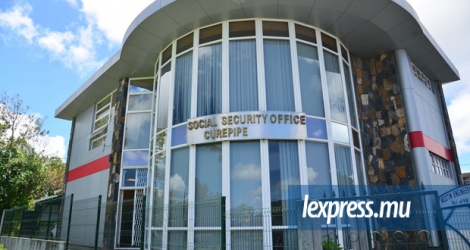 Des officiers du poste de police de Curepipe étaient au bureau de la Sécurité sociale ce mardi 20 décembre pour les besoins de l'enquête.