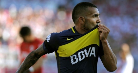 L'attaquant argentin Carlos Tevez après avoir marqué un 2e but pour Boca Juniors face à River Plate, le 11 décembre 2016 à Buenos Aires.