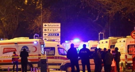 Au moins 10 personnes ont été blessées dans l'explosion d'une voiture piégée près d'un tribunal de la ville d'Izmir.