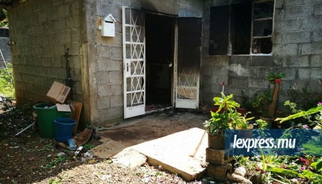 (Photo d’archives) La maison de la famille Moheedin, à Grand-Gaube, avait été incendiée le mercredi 4 janvier.