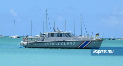 C’est la National Coast Guard de Grand-Baie qui s’occupe de ce vol survenu dans la région.