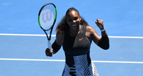 Serena Williams a pris la dernière place dans le dernier carré de l'Open d'Australie.