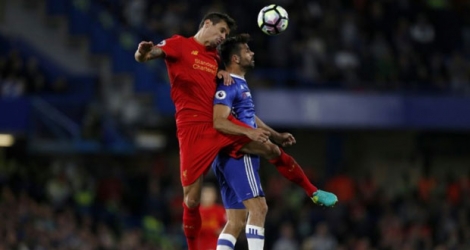 Duel aérien entre le défenseur de Liverpool Dejan Lovren et l'attaquant de Chelsea Diego Costa, le 16 septembre 2016 à Stamford Bridge.