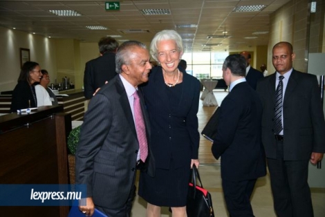 Christine Lagarde et le gouverneur de la Banque de Maurice Ramesh Basant Roi à l’ouverture de la conférence, mercredi 1er février, à Ébène. 