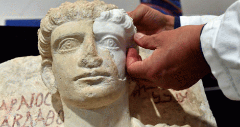 Les deux bustes, dont les visages avaient été gravement endommagés à coups de marteau, ont pu être transférés à Rome.