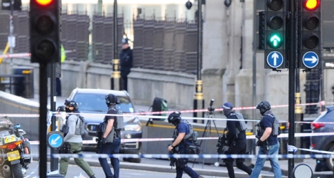La police de Londres a dit avoir été appelée à environ 14h40 heure locale.