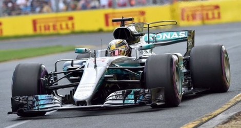 La Mercedes de Lewis Hamilton lors des qualifications du GP d'Australie à Melbourne, le 25 mars 2017.