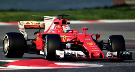 L'Allemand Sebastian Vettel au volant de sa Ferrari.