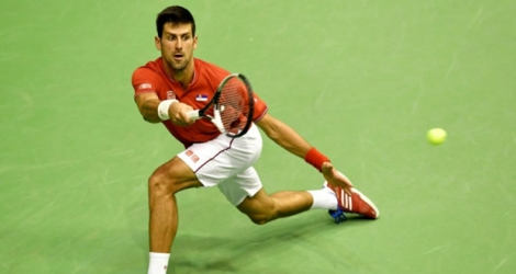 Novak Djokovic opposé à l'Espagnol Albert Ramos en Coupe Davis à Belgrade, le 7 avril 2017.