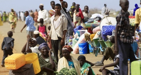 De nombreuses familles fuient la région à la recherche de nourriture et beaucoup se réfugient au Soudan voisin. 