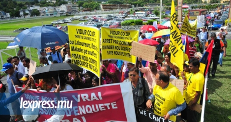 Plusieurs groupes syndicaux se sont réunis lors d’une manifestation à Port-Louis, jeudi 20 avril.