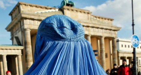 Une femme intégralement voilée, le 20 février 2010 à Berlin.