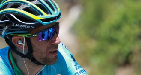 Vincenzo Nibali lors de la 103e édition du Tour de France en route vers Le Lioran, le 6 juillet 2016 