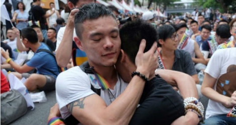 Des militants du mariage gay ont déclaré aux manifestants qu'il leur incombait désormais de s'assurer que le gouvernement mette en oeuvre l'arrêt.