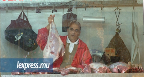 Au marché central, c'est la section où l’on vend de la viande d’animaux qui sera rénovée.