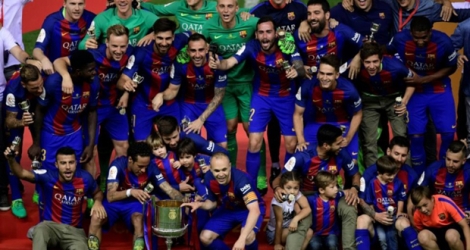 Les joueurs du FC Barcelone vainqueurs de la Coupe du Roi, le 27 mai 2017 au stade Vicente Calderon.