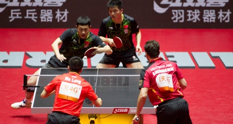 Fan Zhendong et Xu Xin ont remporté le titre mondial de double en tennis de table.