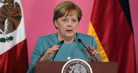 La chancelière allemande Angela Merkel a demandé vendredi que les négociations sur le Brexit démarrent rapidement.