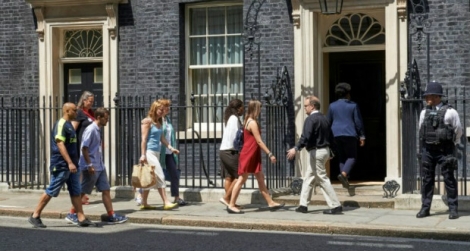 Les victimes de l'incendie de la tour Grenfell arrivent au 10 Downing Street à Londres
