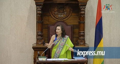 Capture d’écran de l’Assemblée nationale du lundi 19 juin. La Speaker Maya Hanoomanjee a été reprochée de ne pas avoir rappelé le PM à l’ordre.