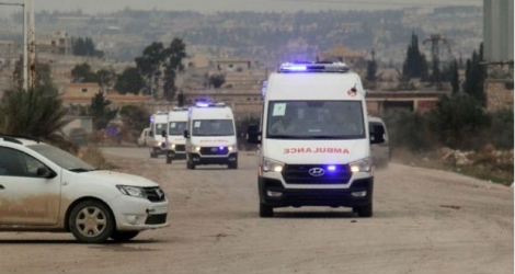 Des ambulances arrivent dans Alep ouest.