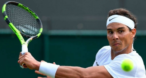 Sacré pour la dixième fois à Roland-Garros il y a trois semaines, Nadal disputait son premier match sur gazon depuis deux ans.