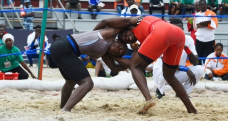 Lutte africaine féminine lors des Jeux de la Francophonie à Abidjan, le 28 juillet 2017.