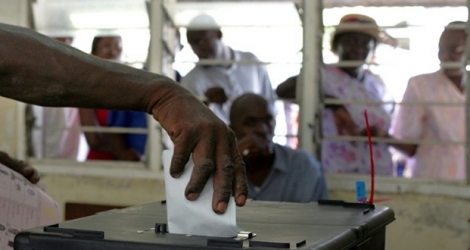 Un bureau de vote à Magadi, au Kenya, le 27 décembre 2007