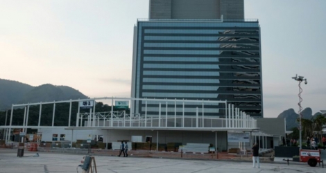 Un hôtel à proximité du parc olympique de Rio de Janeiro, le jour de son inauguration, le 11 avril 2016