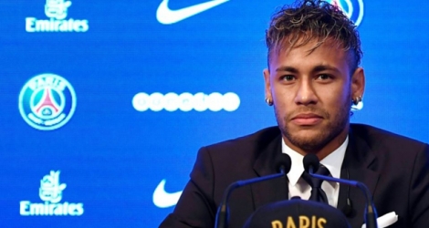 La star brésilienne Neymar, nouvel attaquant du PSG, en conférence de presse au Parc des Princes, le 4 août 2017 .