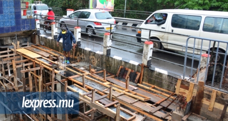 Anil Chooramun a investi Rs 100 000 dans la construction du passage piéton.