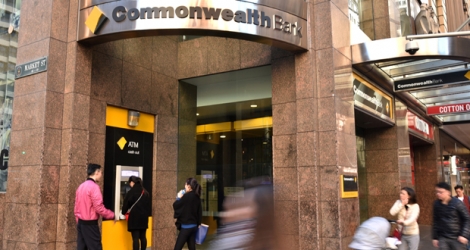 La Commonwealth Bank a été assignée la semaine dernière par le service du renseignement financier Austrac devant la Cour fédérale pour avoir contrevenu aux lois 53.700 fois.