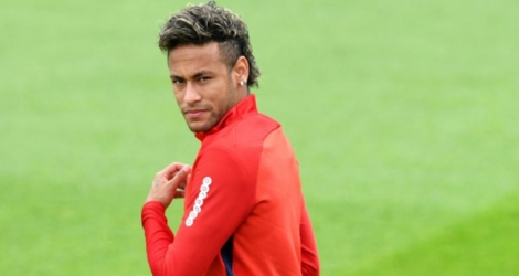 La star brésilienne du PSG, Neymar, le 11 août 2017 à Saint-Germain-en-Laye près de Paris