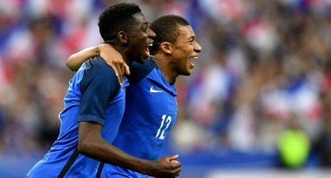 Ousmane Dembélé et Kylian Mbappé au Stade de France, le 13 juin 2017