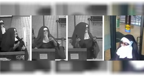 Images de vidéosurveillance diffusées par le FBI le 28 août 2017, des deux braqueuses déguisées en bonnes soeurs de la petite agence bancaire de la Citizens Bank de Tannersville, à 130 km à l'ouest de New York 